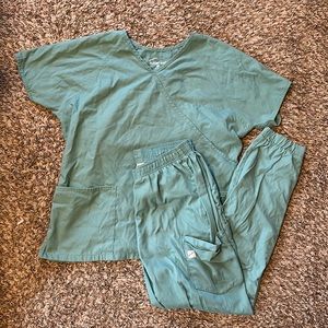 Butter Soft Scrub Set Light/Pastel Green